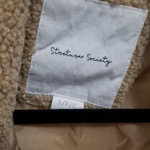 Jacket for the falls - Picture 2 of 2